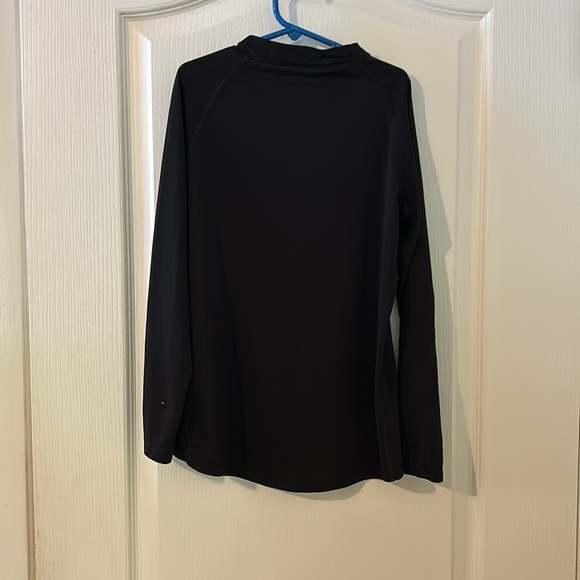 Boys, Nike pro black, long sleeve size medium top - Picture 3 of 4